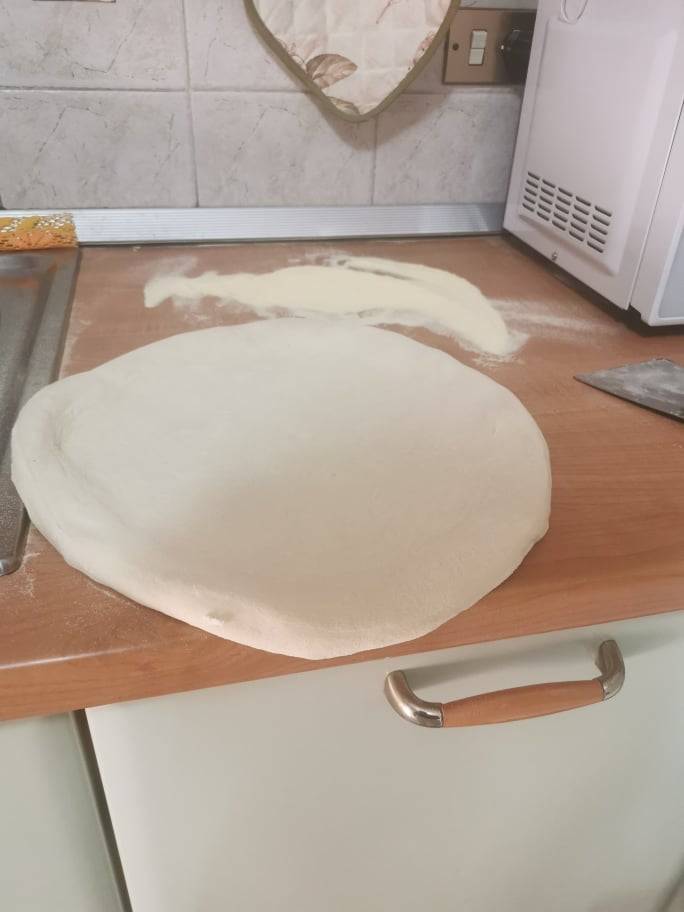 Come stendere la pasta della pizza
