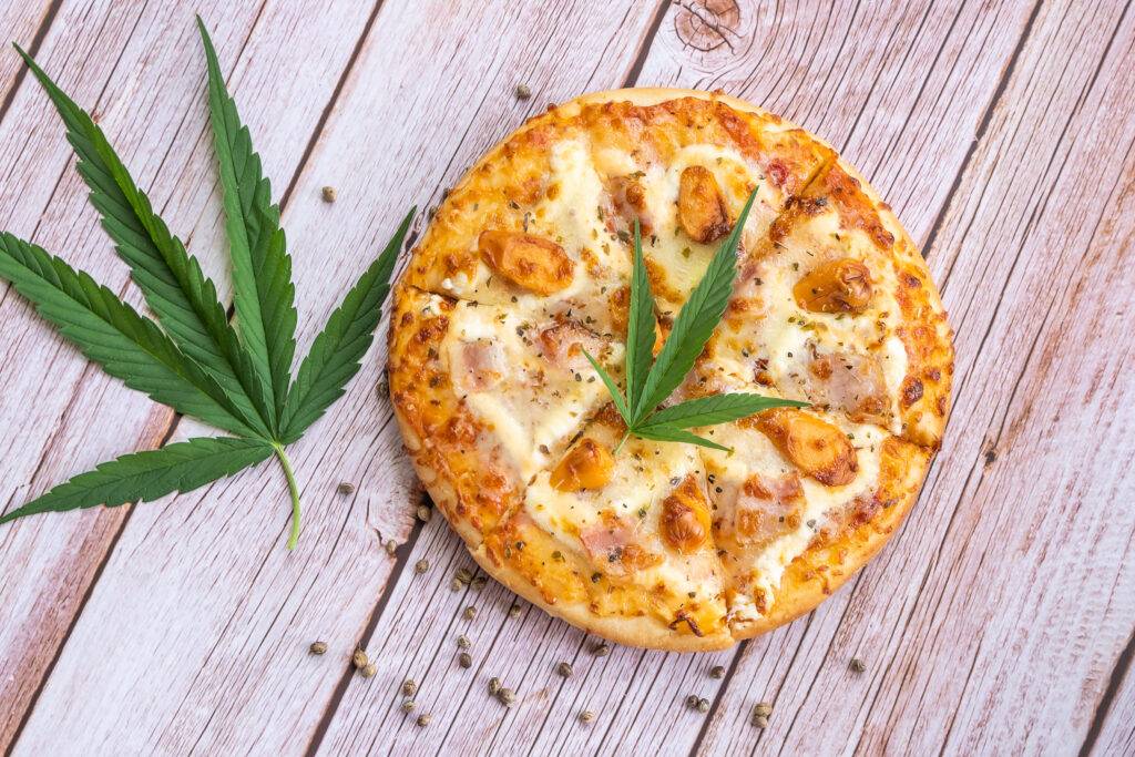 PIZZA con farina di CANAPA fatta in CASA
