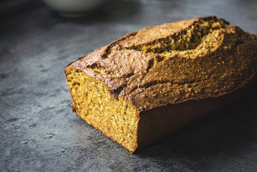 Free homemade banana bread with curcuma