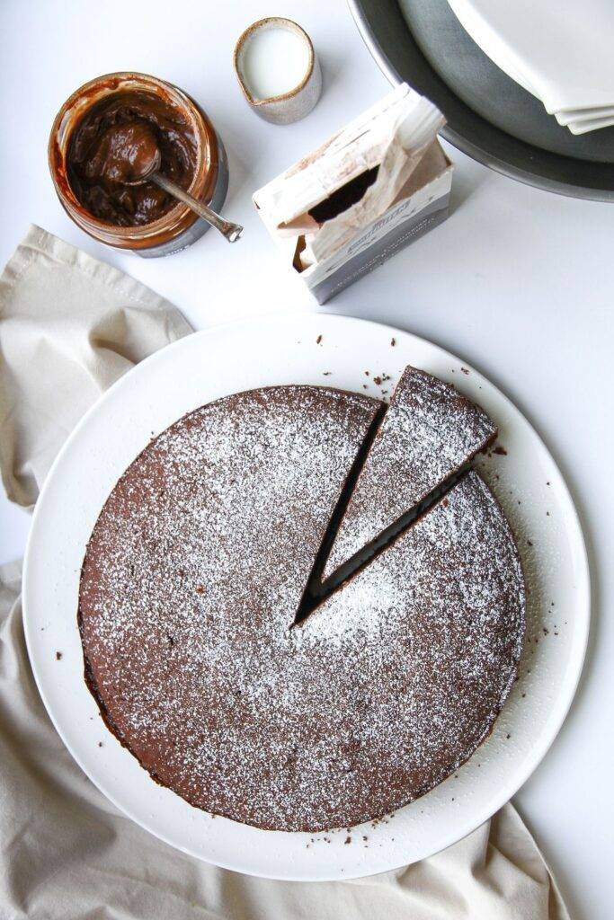 Torta al cioccolato morbida e umida